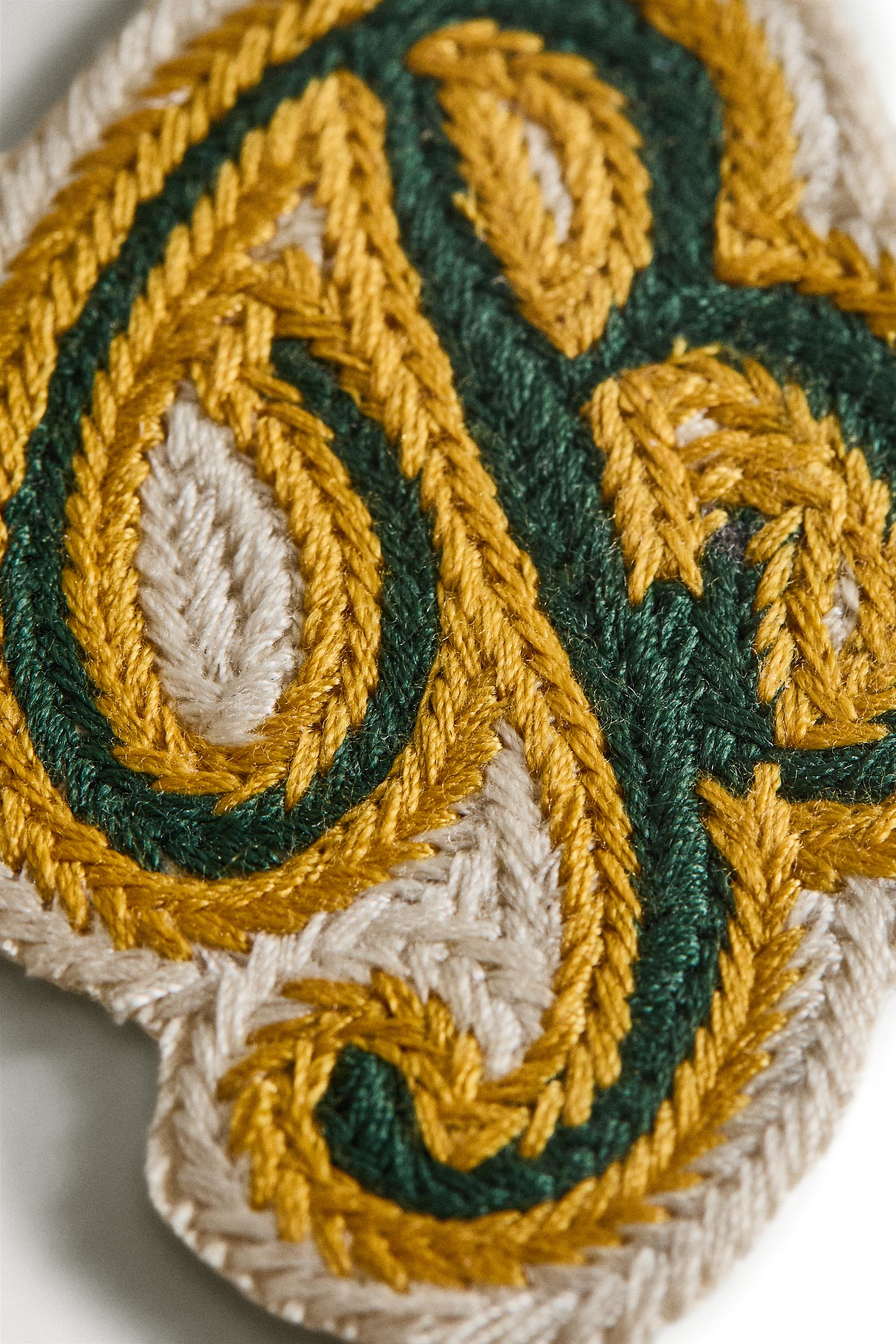 COTTON LETTER B PATCH